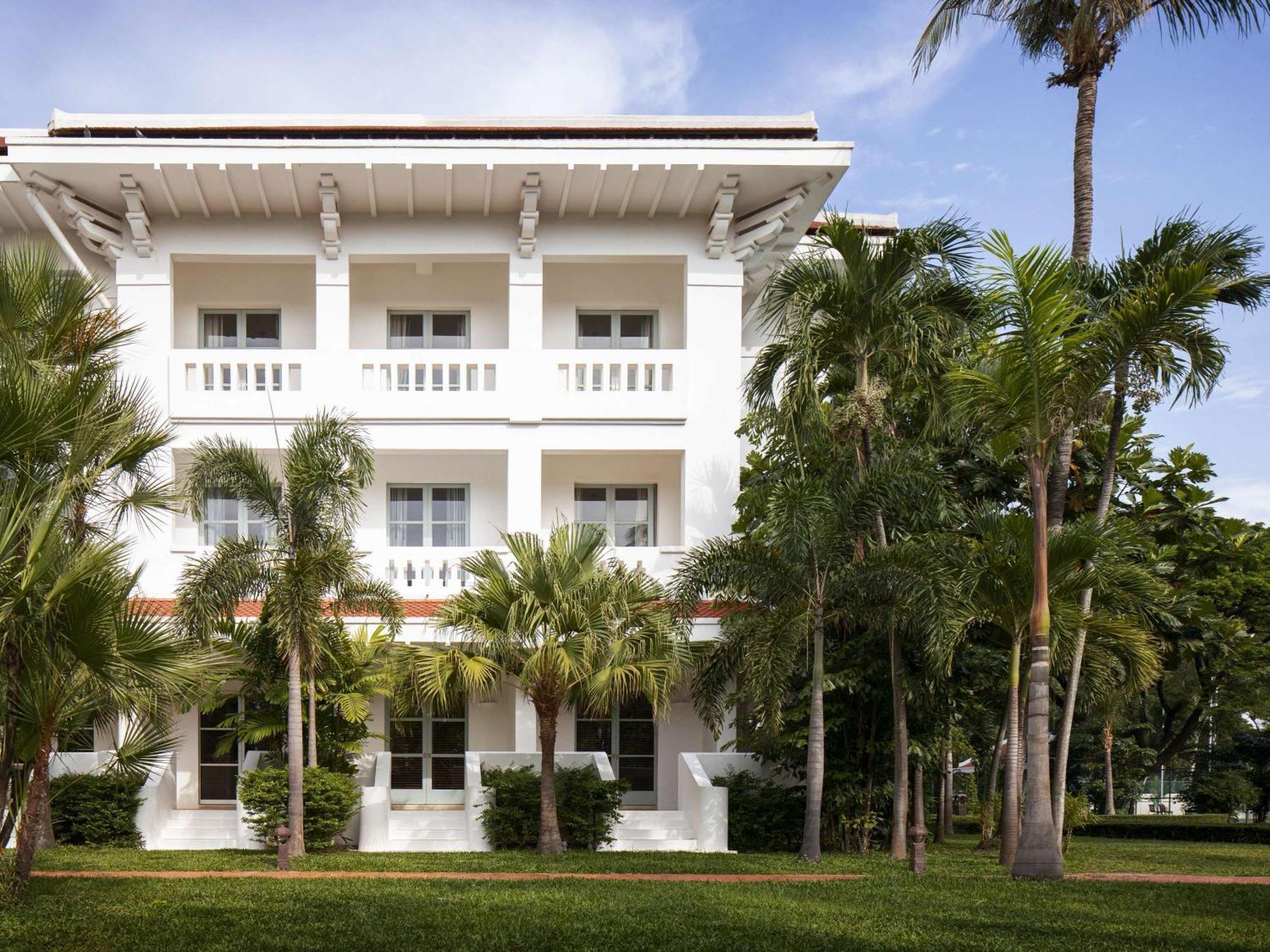 Raffles Grand Hotel D'Angkor Сиемрип Экстерьер фото