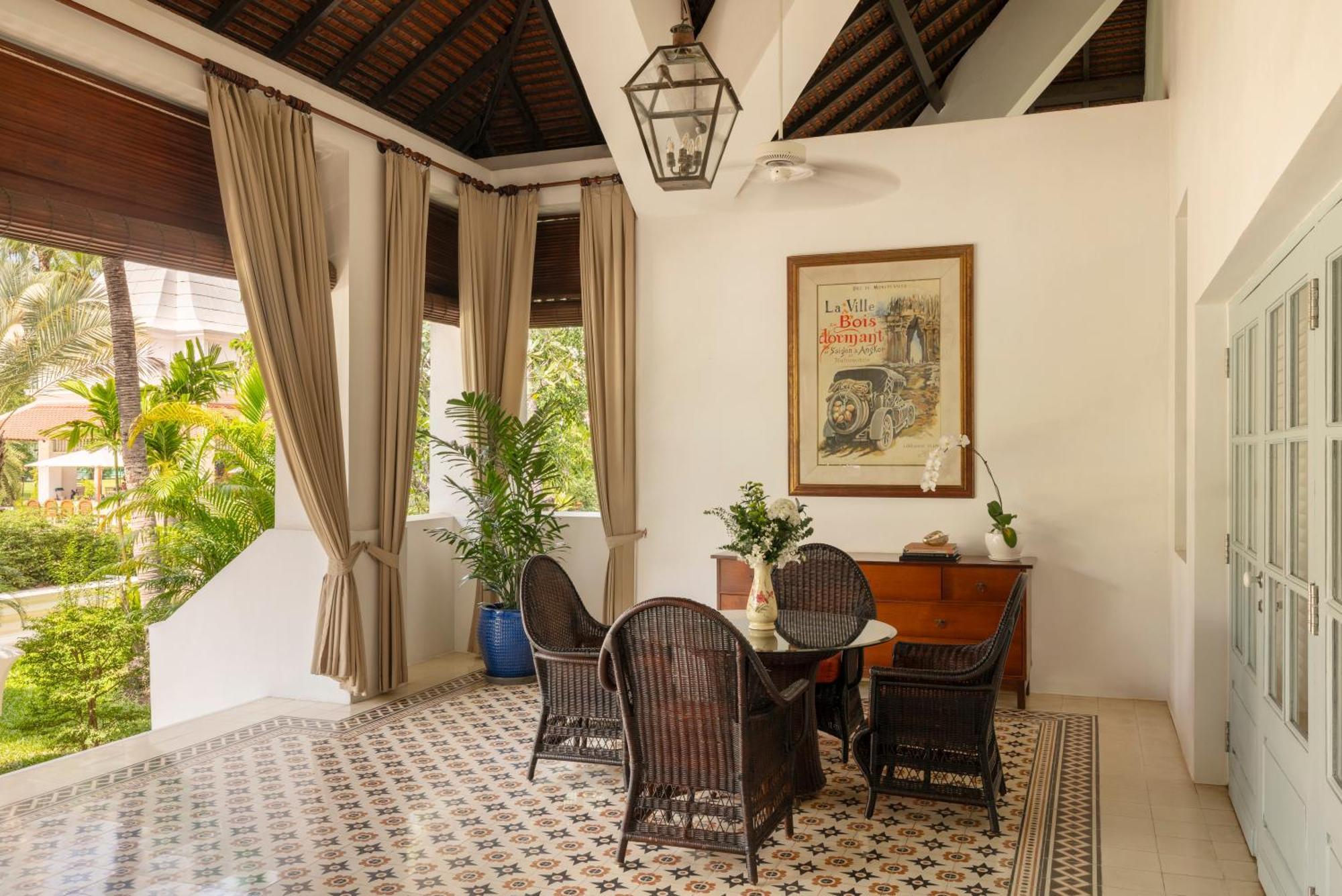Raffles Grand Hotel D'Angkor Сиемрип Экстерьер фото